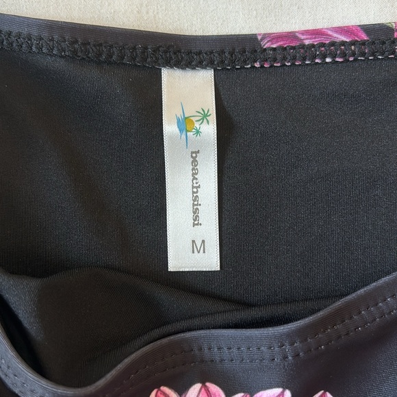 Cute bikini bottoms. Good coverage. - Picture 2 of 3